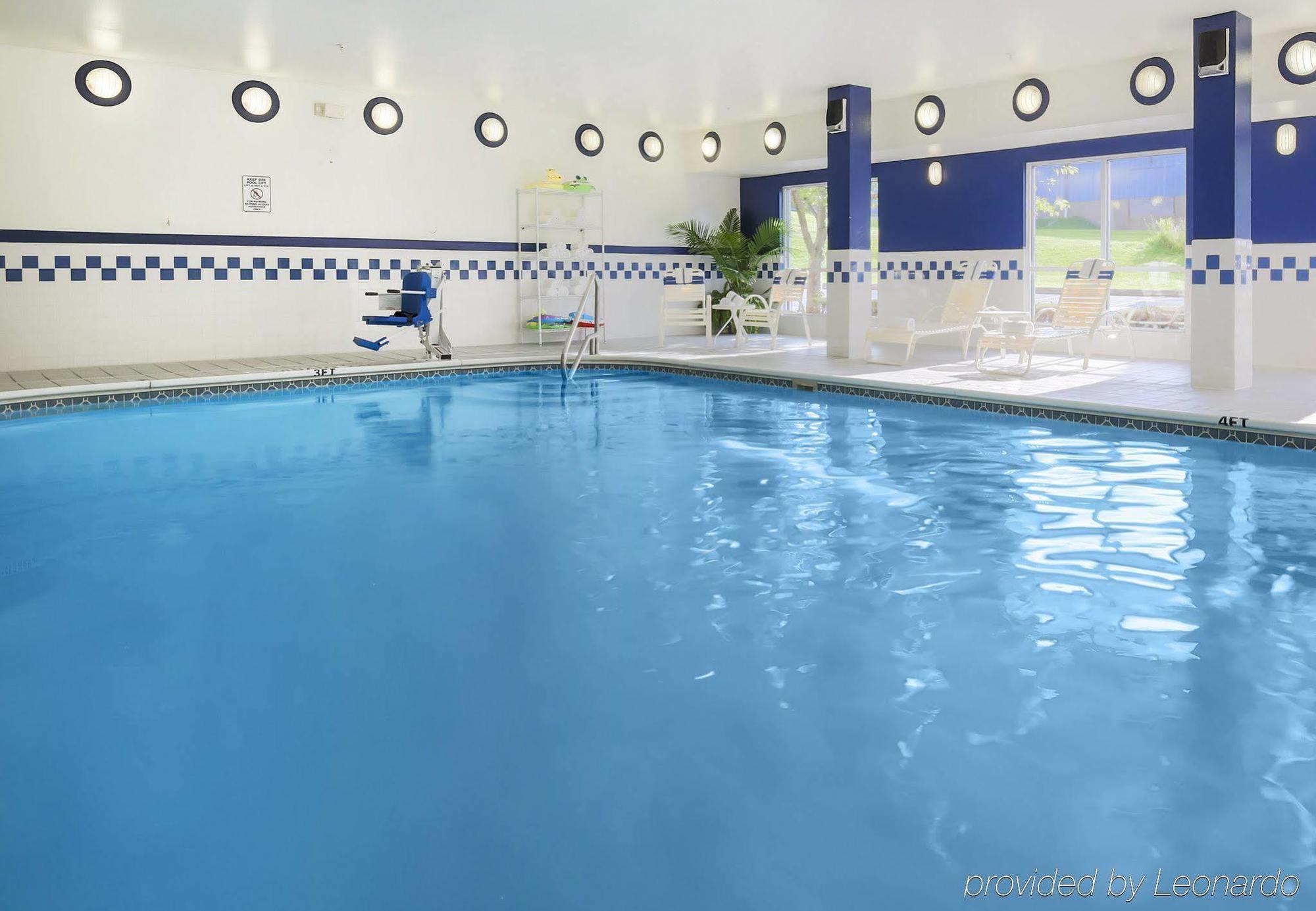 Hotel Wingate By Wyndham Uniontown Extérieur photo